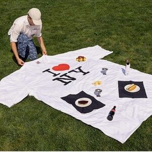 White 'I ♥ NY' Outdoor Picnic Blanket - Classic Graphic